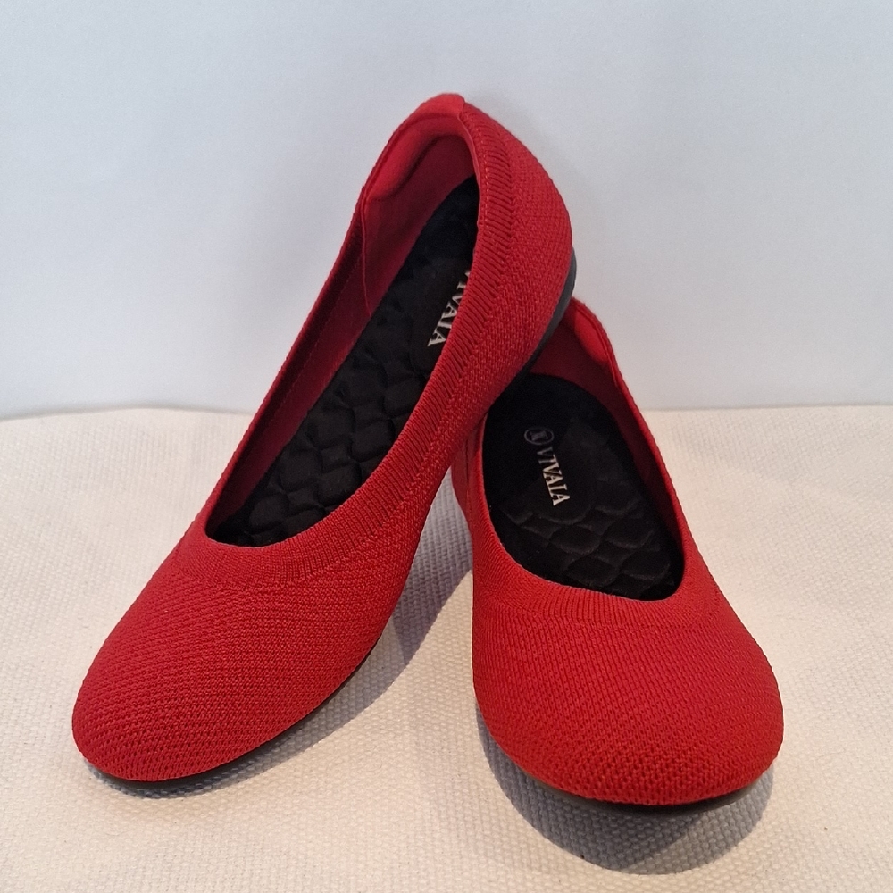 Vivaia Claire Women's Ruby Red Round Toe Ballet Flats Size EU 38